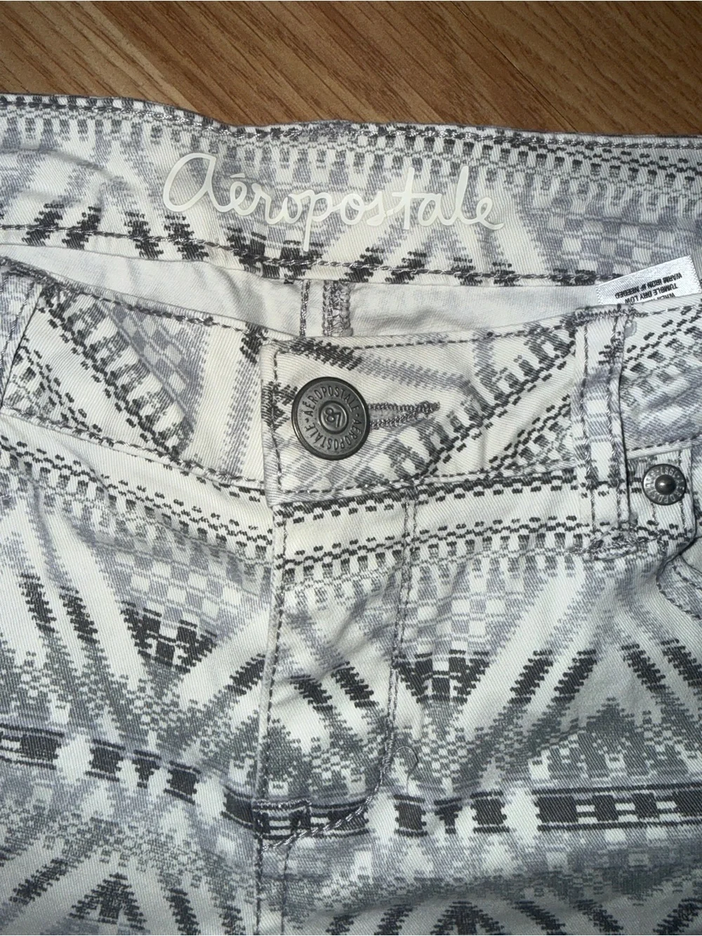 Aeropostale White & Gray Patterned Jeggings